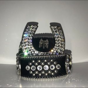 I bought a belt and turns out it’s a woman’s belt